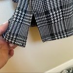 Finn & Grace ❤️ Houndstooth Plaid Bell Sleeve Pullover Top Large EUC CLEARANCE Photo 2