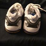 Mizuno  women’s Wave Rally volleyball shoes Photo 3
