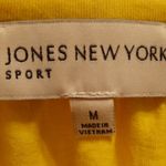 Jones New York  Sport Pale Yellow Tee Size Medium Photo 5