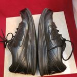 New Balance 577 Women's All Black - Size 9.5 Photo 5