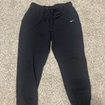 Nike black  therma-fit joggers  Photo 0