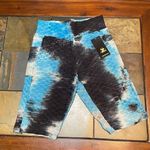 New Women’s Blue active Tie dye biker shorts leggings size L/XL
New Photo 0