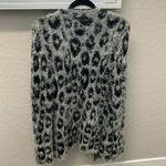 Jaclyn Smith  gray leopard open cardigan Photo 3