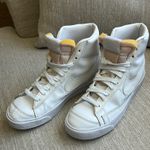 Nike blazer Mid 77 Classic White High-Tops women's size 7 Photo 3
