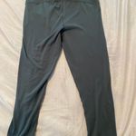 Yogalicious Green capri Leggings Photo 1