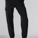 Vuori  Black Boyfriend Cargo Sweatpant Jogger - Size - Medium Photo 0