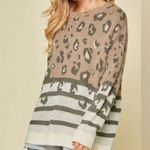 Andree by Unit  women’s medium pullover long sleeve spotted leopard sweater NWOT Photo 1
