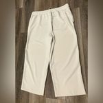 Elegant Cream Women's Capris Size XL Photo 1