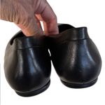 Softwalk Like New  Leather Shiraz Flats
Black Size 9 Photo 4