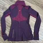 Lululemon  Women's size 4 Sweatshirt Star Runner Half Zip paisley Plum Stripe Photo 4