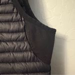 Kuhl  Women's Spyfire Hooded Vest in blackout size large Photo 9