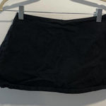 Princess Polly mini skort with a side slit and zipper in the back. size 0 Photo 0