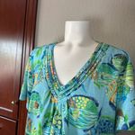 Alfred Dunner Vintage  Colorful Fish Print V-Neck Top Petite PXL Photo 1