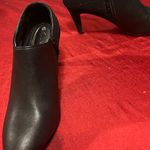 Gloria Vanderbilt  Black Ankle Booties 8 1/2 M
Great shape -sparkling! Photo 8