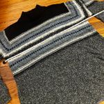 Geoffrey Beene Grey and black sweater Photo 4