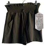 One 5 One Women's Casual Olive Green Shorts - Size Med - NWT Photo 0