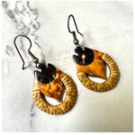 Brown rattan dangling earrings Photo 4