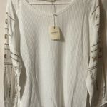 Andthewhy  White Textured Blouse with Embroidered Sleeves Photo 2