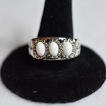 Source Unknown Sleek Southwestern White Stone Silver Tone Size 7 Casual Chic Size 7 Ring Photo 0