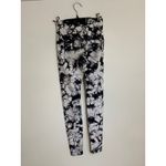 Lululemon  Black and white leggings size 4‎ Photo 1