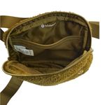 Lululemon Everywhere Belt Bag
Fleece Photo 6