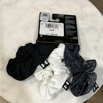 Under Armour NWT  3 pack Scrunchies Photo 2