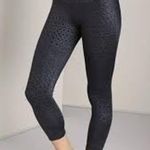 Onzie  Black Magic Capri Legging Tonal Animal Print S/M Small Medium MOB WIFE Photo 2