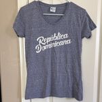 Gildan Dominican Republic Gray V-Neck T-Shirt / B7 Photo 0