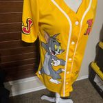 Retro Tom & Jerry Cartoon Baseball Jersey Shirt Bright Yellow Orange AOP sz L Size L Photo 1