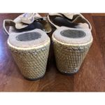 Born concept Women’s  BOC Size 10 Gold Leather Flower Straw Wedge Thong Sandals Photo 4