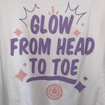 Monat White “Glow From Head To Toe” T Photo 4