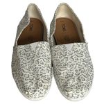Toms Belmont Canvas Shoes Womens 8.5 White Gray Leopard Slip On Beach Casual Photo 2