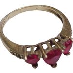 Women’s 10KT 10k yellow gold ring with 3 pink hearts Sz 5.75 Photo 2