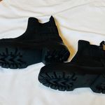 Toms β
NWT Alpargata Combat Womens Chunky Sole Chelsea Boots - Black β
Photo 11