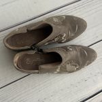 Seychelles  Lantern Ankle Boots Taupe Embroidered Western Boho Floral  Sz 7.5 Photo 4