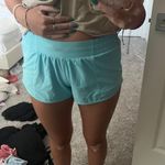 Lululemon Hotty Hot Short 2.5” Photo 0