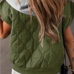 Boutique Chic Jungle‎ Green drawstring hooded puffer Quilted Vest Large Photo 1