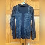 Lululemon - Run Featherweight Hybrid Running Jacket Photo 5