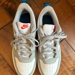 Nike tennis shoes size 6 kids women’s 8 Photo 1