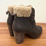 UGG  1008741 Analise Lace Up Brown Sheepskin Leather Heeled Ankle Boots Size 8.5 Photo 4
