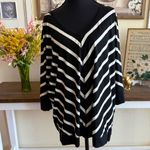 Xhilaration 2X Plus Size Black White Chevron Stripe Oversized Criss Cross Top Photo 1