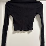 Divided Cropped black long sleeve Photo 1