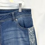 Cato  Plus Size 16 Denim Capris Blue Embroidered‎ Jeans Cropped High Rise 1557 Photo 4
