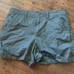 Eddie Bauer gray gorpcore flat front outdoorsy size 14 shorts Photo 0