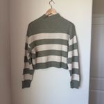 Divided H&M  Cropped Mock Neck Sweater Size Small Photo 2