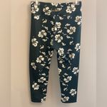 Sam Edelman  Women’s Large Floral Capri Workout Leggings Green White Stretch Photo 3
