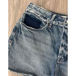 Good American  Bombshell Shadow Pocket Denim Shorts 6 / 28 Photo 4
