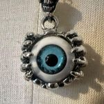 Unisex skeleton blue eye goth silver tone necklace Photo 2