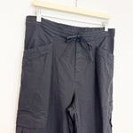 Athleta  Paradise Mid Rise Cargo Pants in Black Size Medium Photo 3