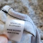 LULU B MICRO LEOPARD PRINT UPF 50 V NECK TEE XL Black Photo 9